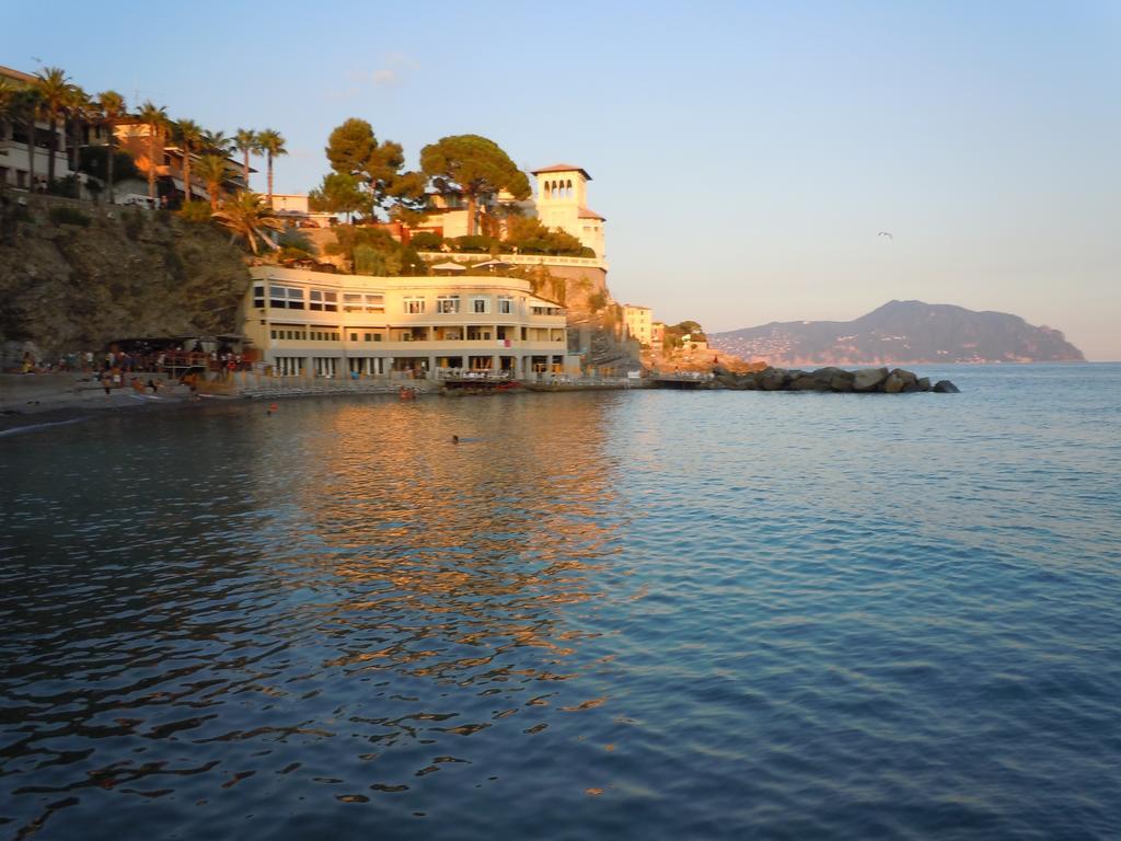 Апартаменты La Mansarda Sul Mare Больяско Экстерьер фото